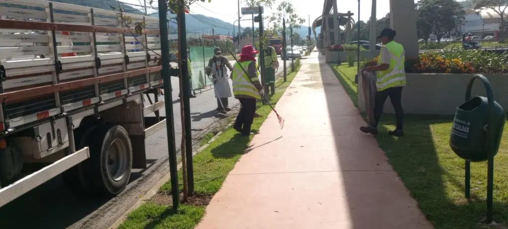 Prefeitura retoma obras com compromisso de replantio de árvores em avenidas