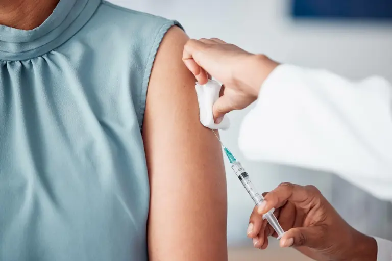 Veja onde se vacinar contra gripe neste sábado em Poços