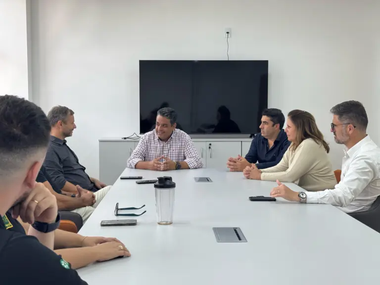 Visita do COB reafirma Poços como capital brasileira do críquete