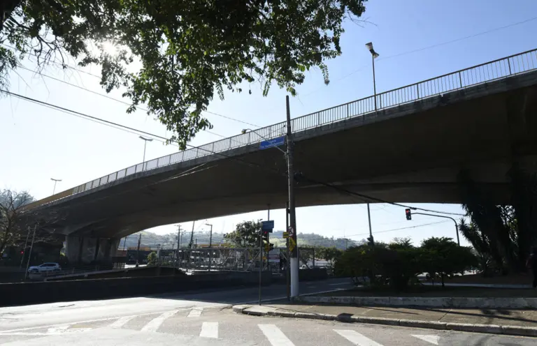 Viaduto entre zonas sul e leste aguarda liberação de recursos