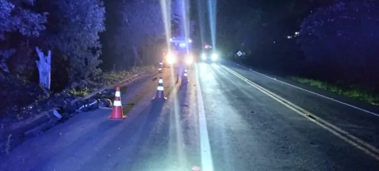 Homem morre atropelado em trecho sem iluminação da BR-459 em Caldas