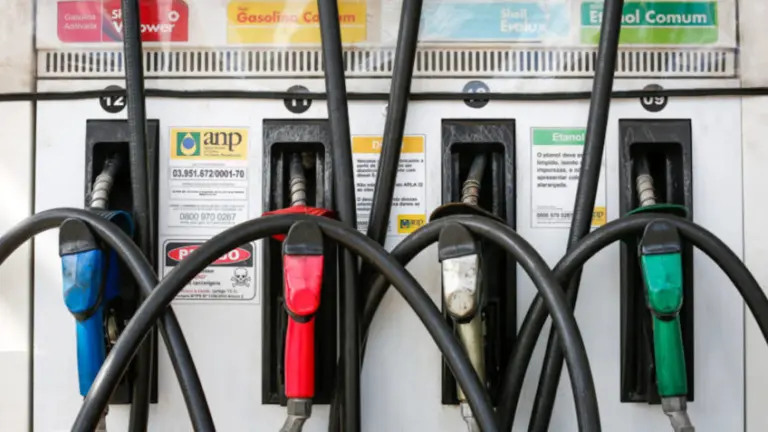 Combustíveis apresentam queda de preços em Poços, aponta pesquisa do Procon