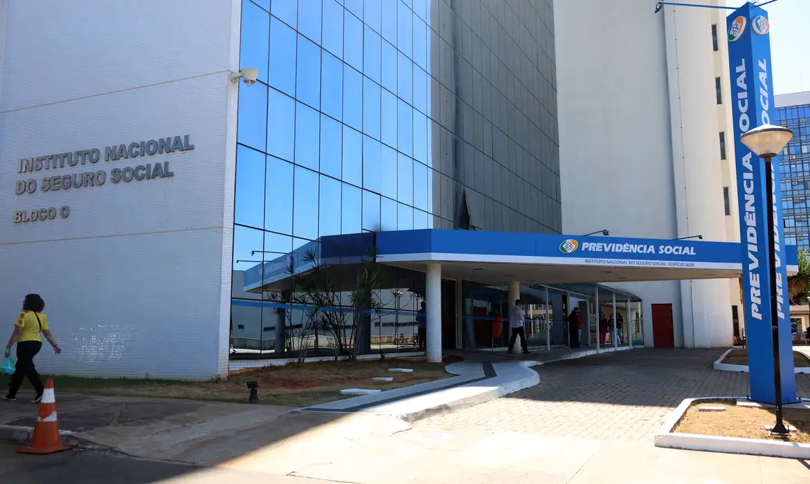 INSS começa a pagar segunda parcela da antecipação do 13º