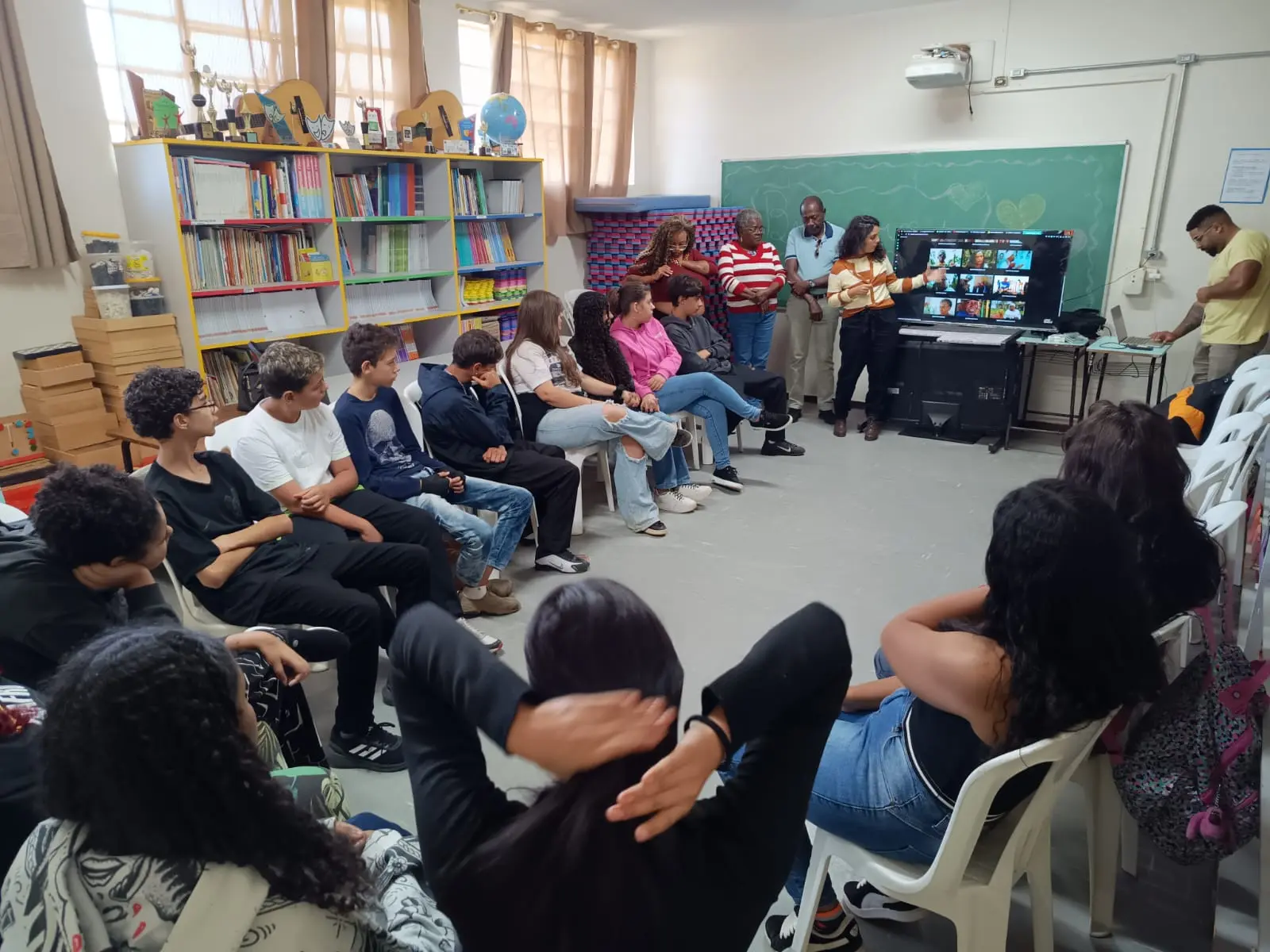 Projeto Curas exibe longa-metragem "Adorei as Almas" em escola da zona rural