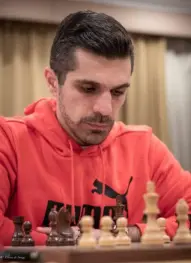 Participe da seletiva para jogar xadrez com o mestre Krikor Mekhitarian em Poços