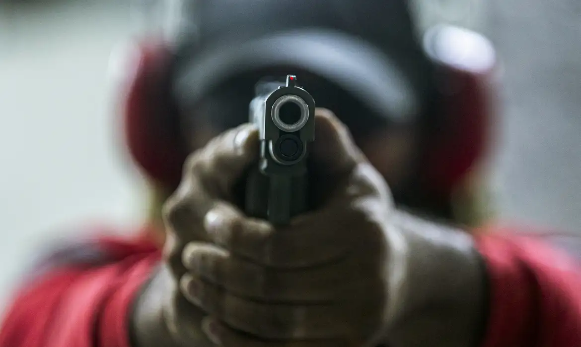 Fiscalização de atiradores esportivos e registro de armas será da Polícia Federal, não mais do Exército