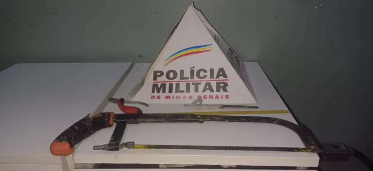 PM impede furto de fiação elétrica com prisão de autor