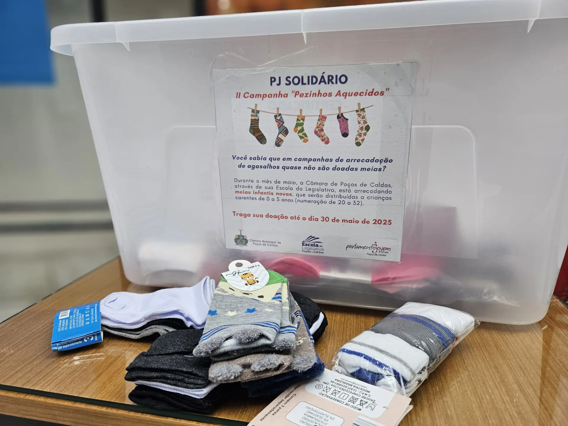 Escola do Legislativo da Câmara de Poços lança a campanha "Pezinhos Aquecidos"