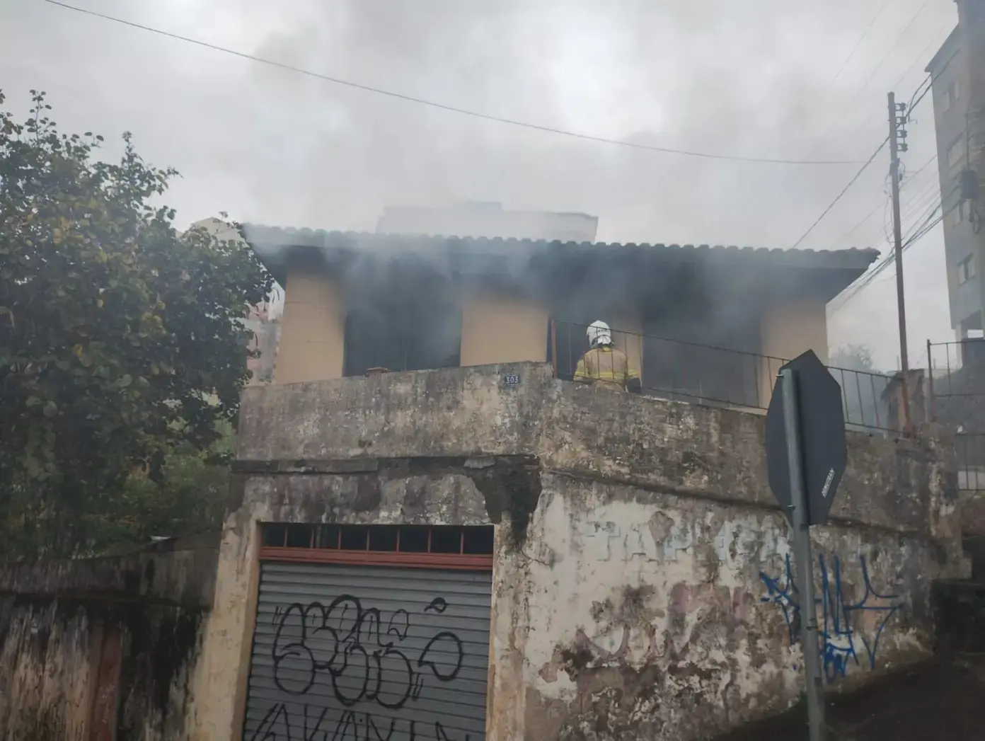 Prefeitura notifica imóveis abandonados
