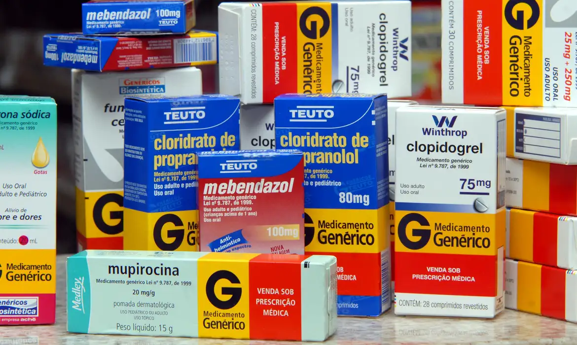 Pesquisa revela que 63% dos brasileiros acreditam que medicamentos genéricos são eficazes