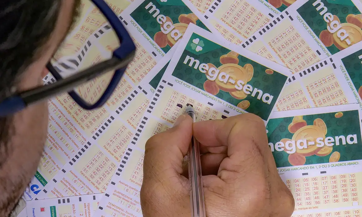 Mega-sena continua acumulada; Prêmio vai para R$ 55 milhões