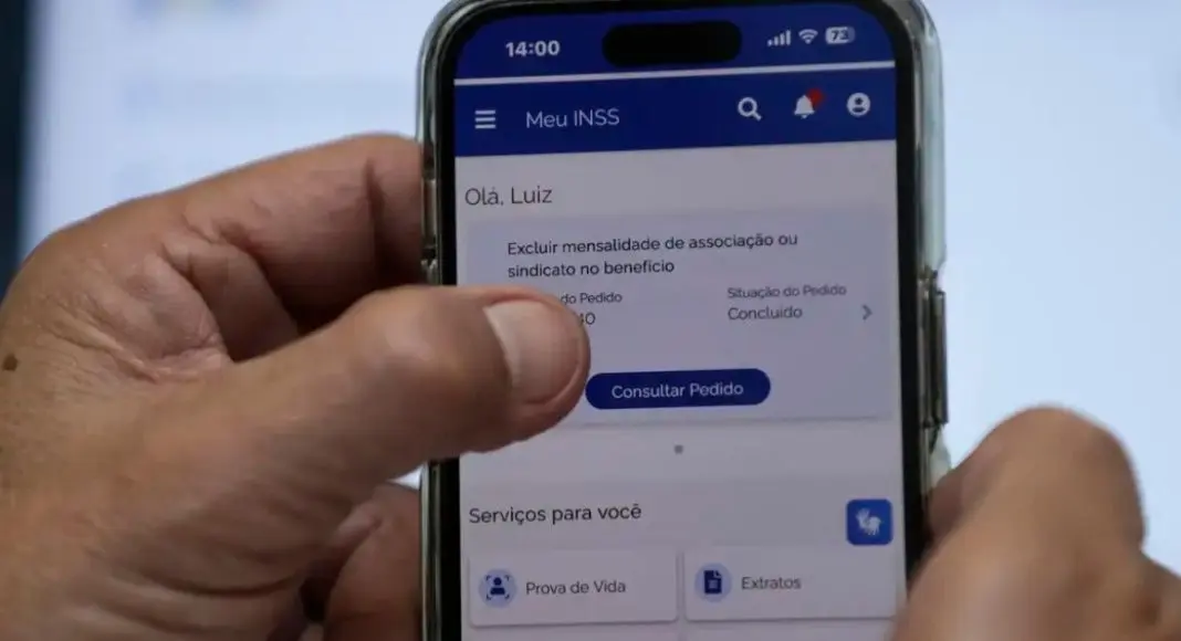 INSS começa a notificar aposentados sobre descontos de associações