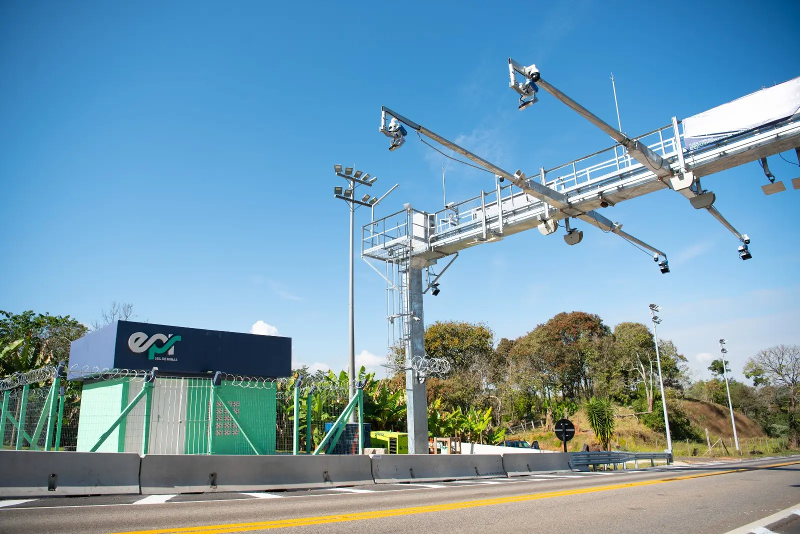 Pedágio eletrônico dá mais rapidez ao trânsito de veículos no sul de Minas