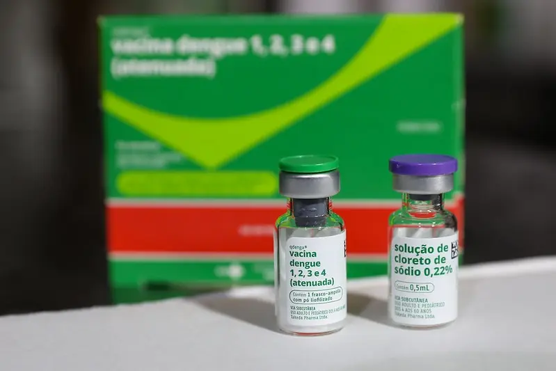 Poços inicia vacinação contra dengue para crianças e adolescentes