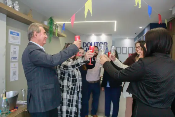 Doutor Hérnia comemora 2 anos