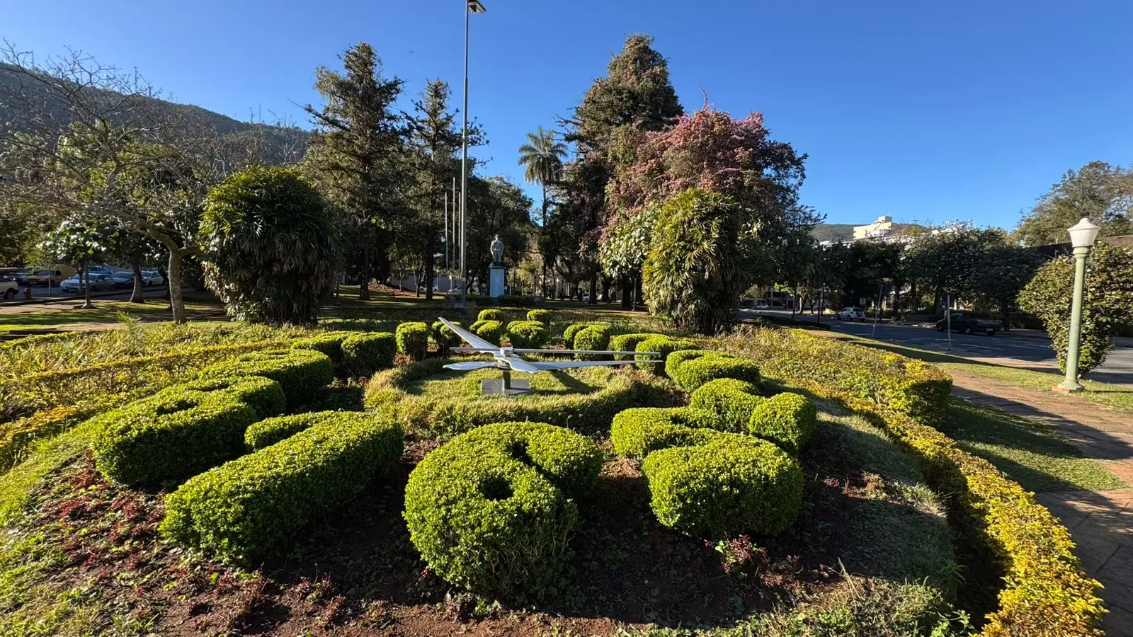 Relógio Floral é restaurado e volta a funcionar