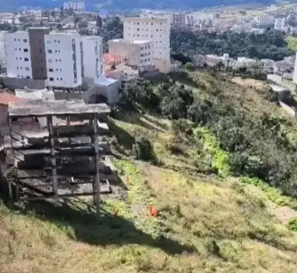 Após queda de adolescente, vereador cobra providências sobre prédio abandonado no Jardim Country Club