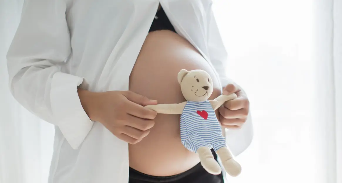 Brasileiras estão tendo menos filhos e adiam maternidade, diz Censo