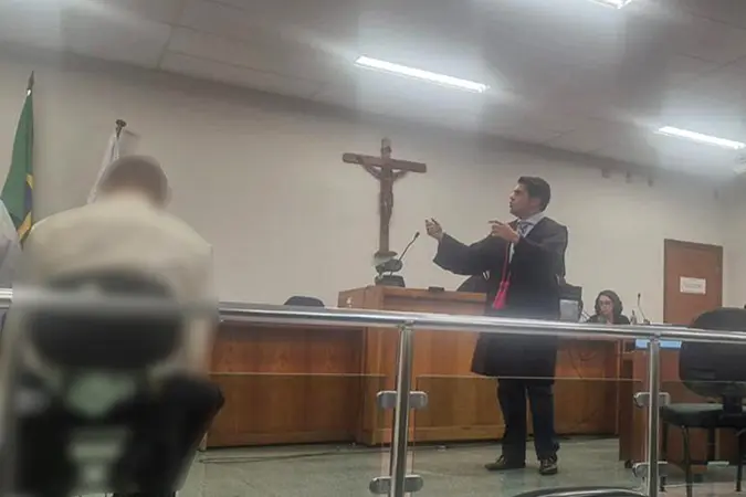 Pai é condenado a quase 19 anos de prisão por torturar e tentar matar filha recém-nascida