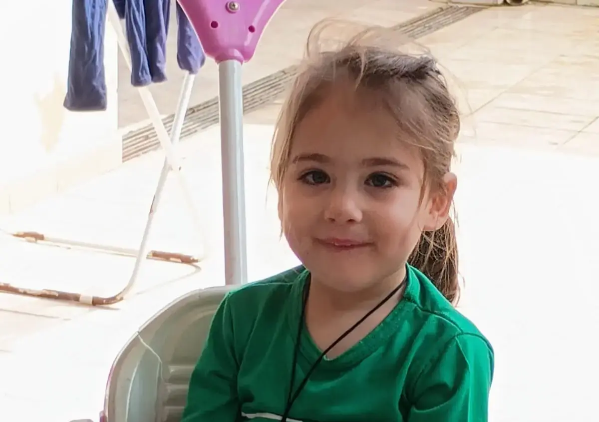 Apoie os Passos da Luíza | Vaquinha busca ajudar menina de 3 anos a ganhar mobilidade