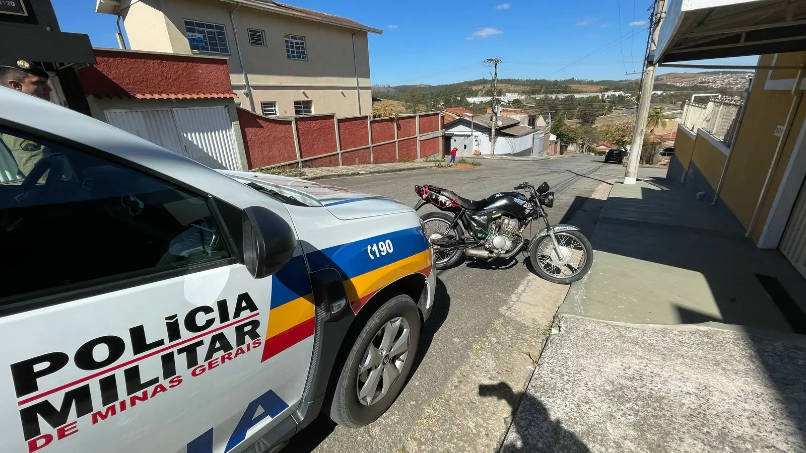 Denúncia leva a apreensão de infrator com moto furtada