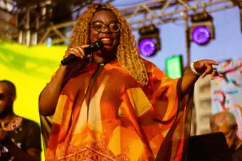 Dia do Samba terá Edna Santos na Arena Cascatinha