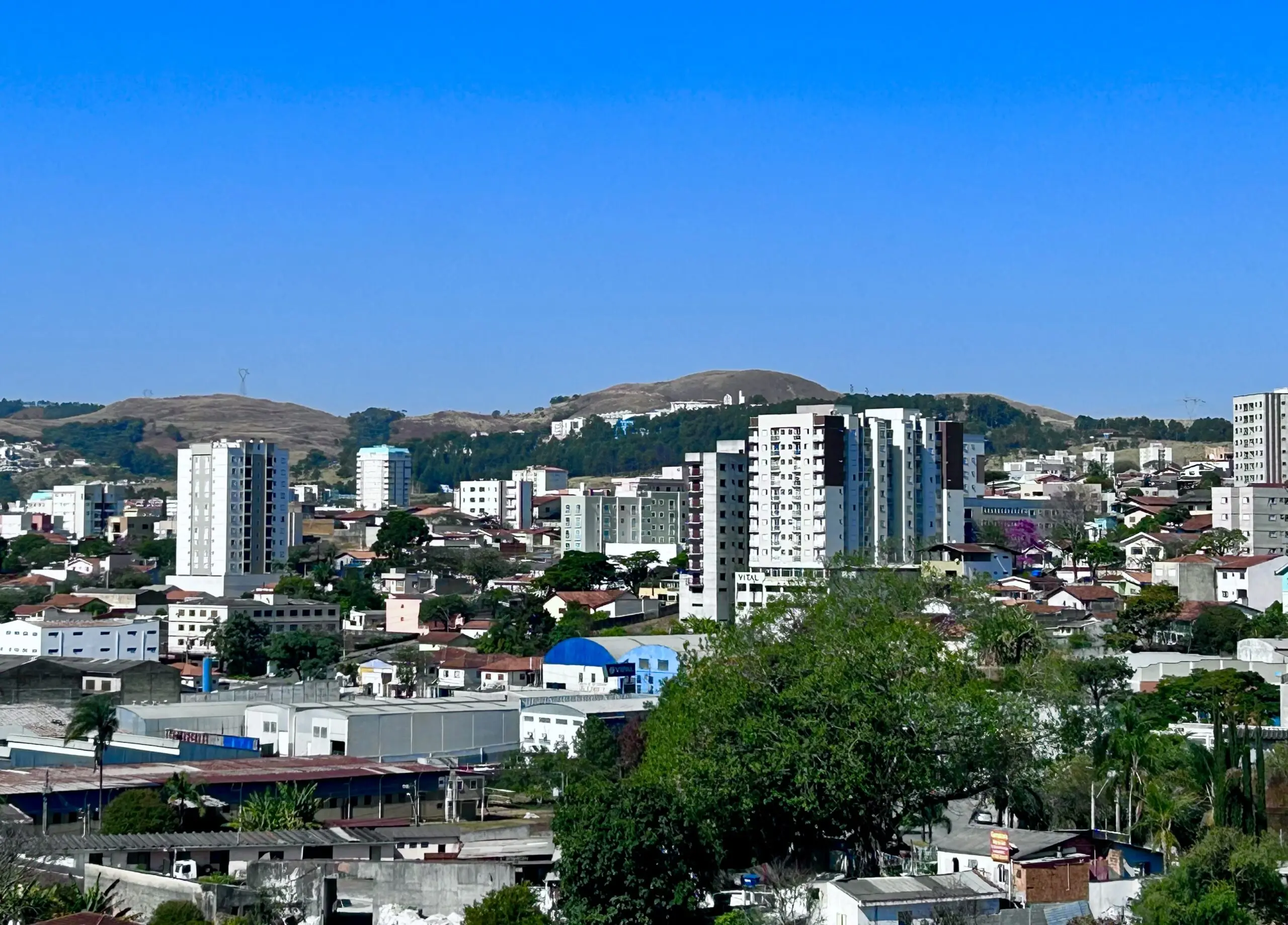 Estiagem continua e temperatura deve aumentar em Poços