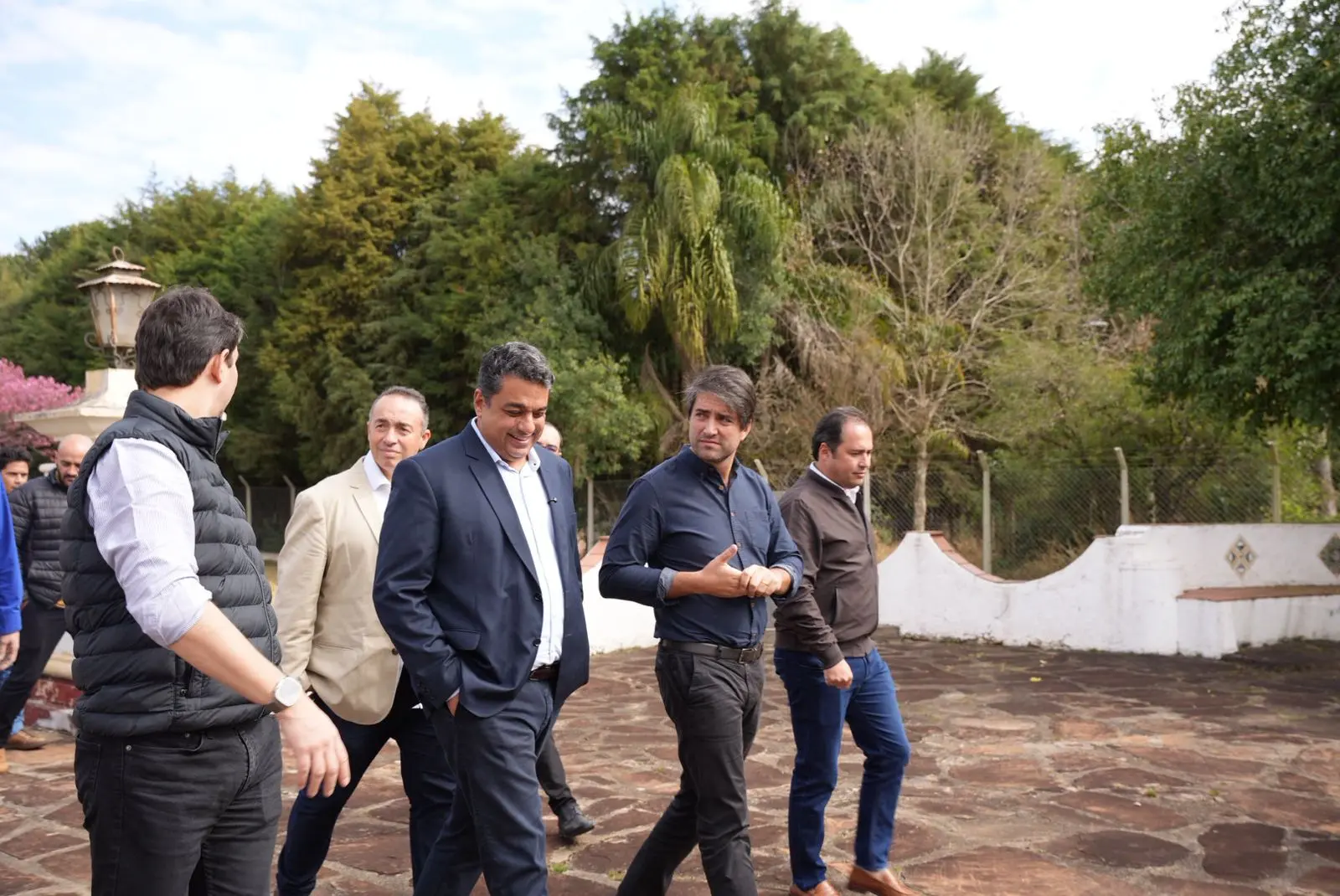 Secretário de Estado da Saúde visita Poços e conhece estruturas da rede hospitalar