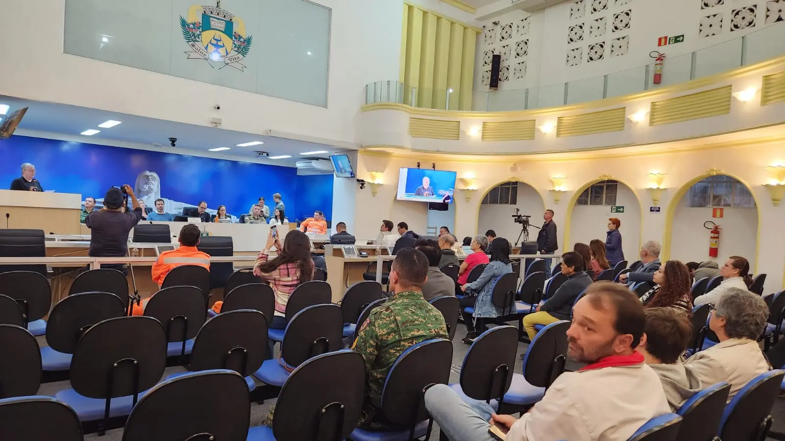 Audiência debate políticas públicas para animais em Poços de Caldas