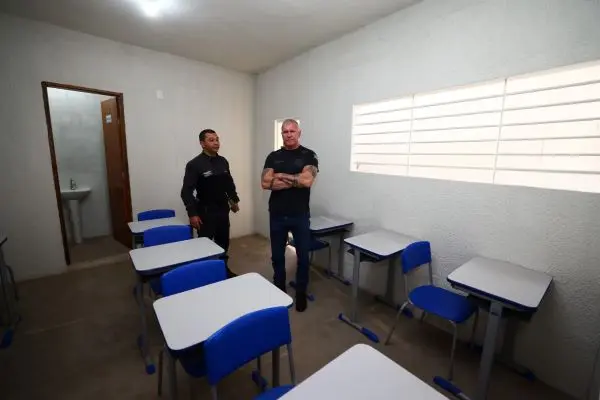 Escola para 80 presos é inaugurada em presídio no sul de Minas
