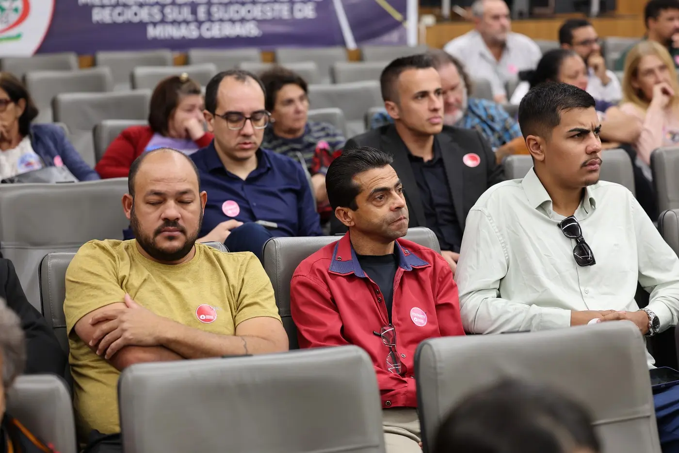 Condição das rodovias do sul e sudoeste de Minas pauta audiência na ALMG; Poços esteve representada