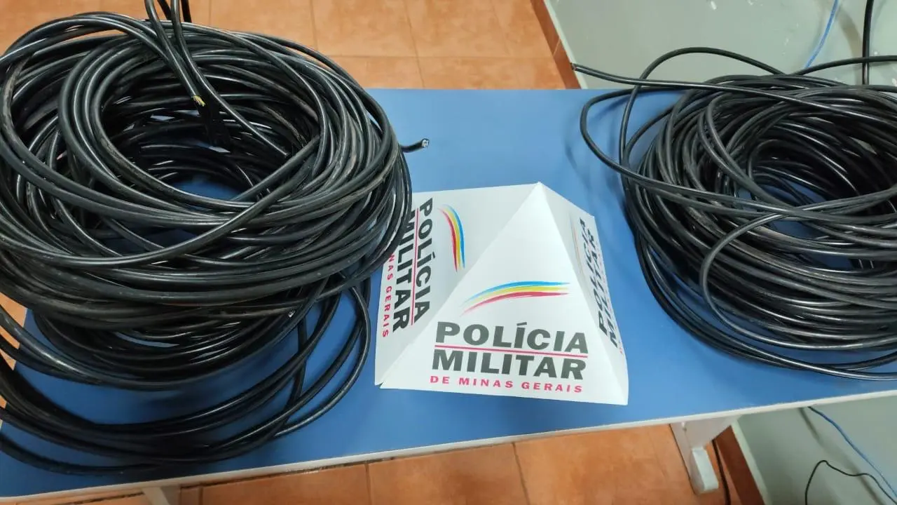 Ladrão é preso ao furtar cabos de fibra óptica em Poços de Caldas