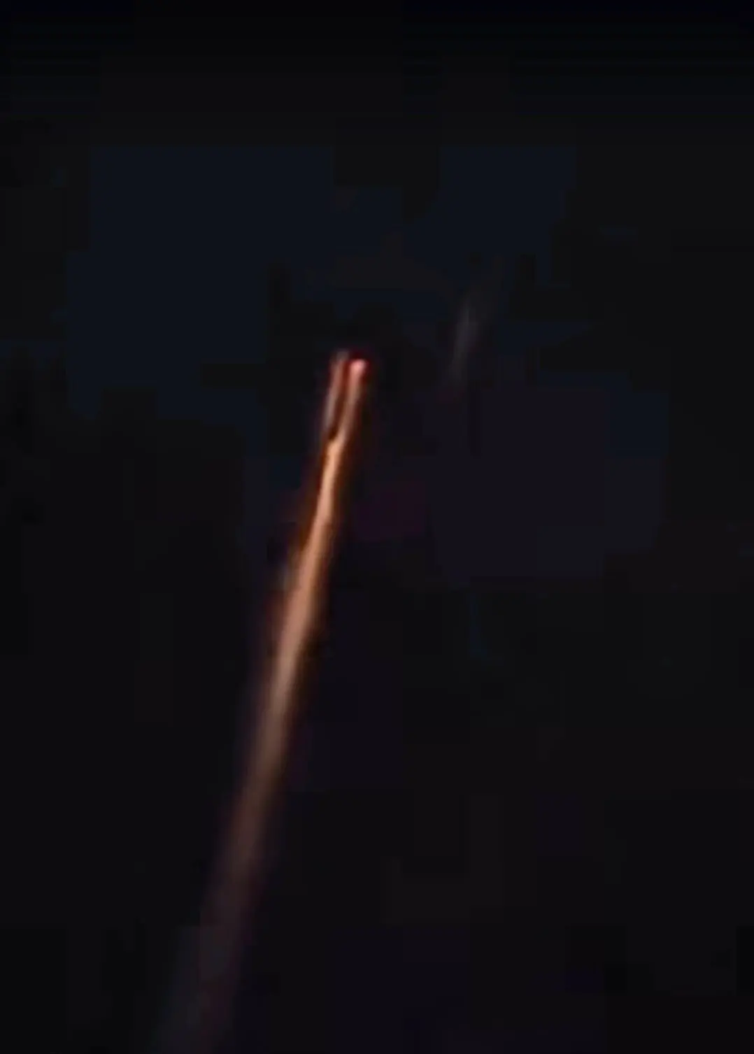 VÍDEO | "Luz de fogo" no céu intriga moradores de Poços de Caldas e outras cidades do sul de Minas