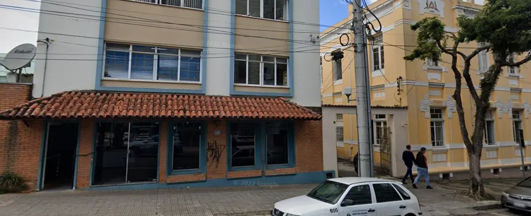 Móveis da antiga prefeitura são remanejados; espaços terão novas funções