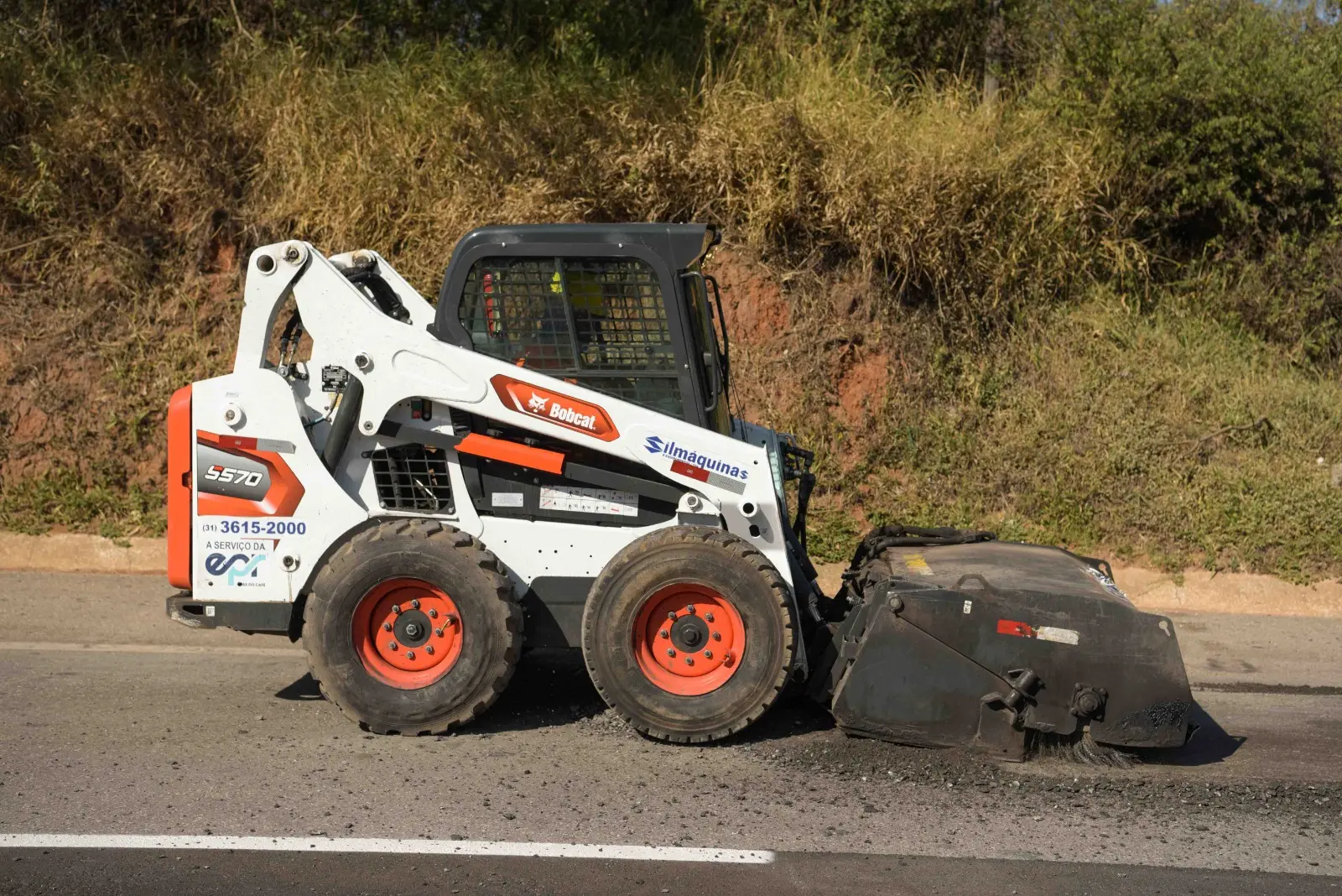 Atenção às intervenções em 8 rodovias da região esta semana