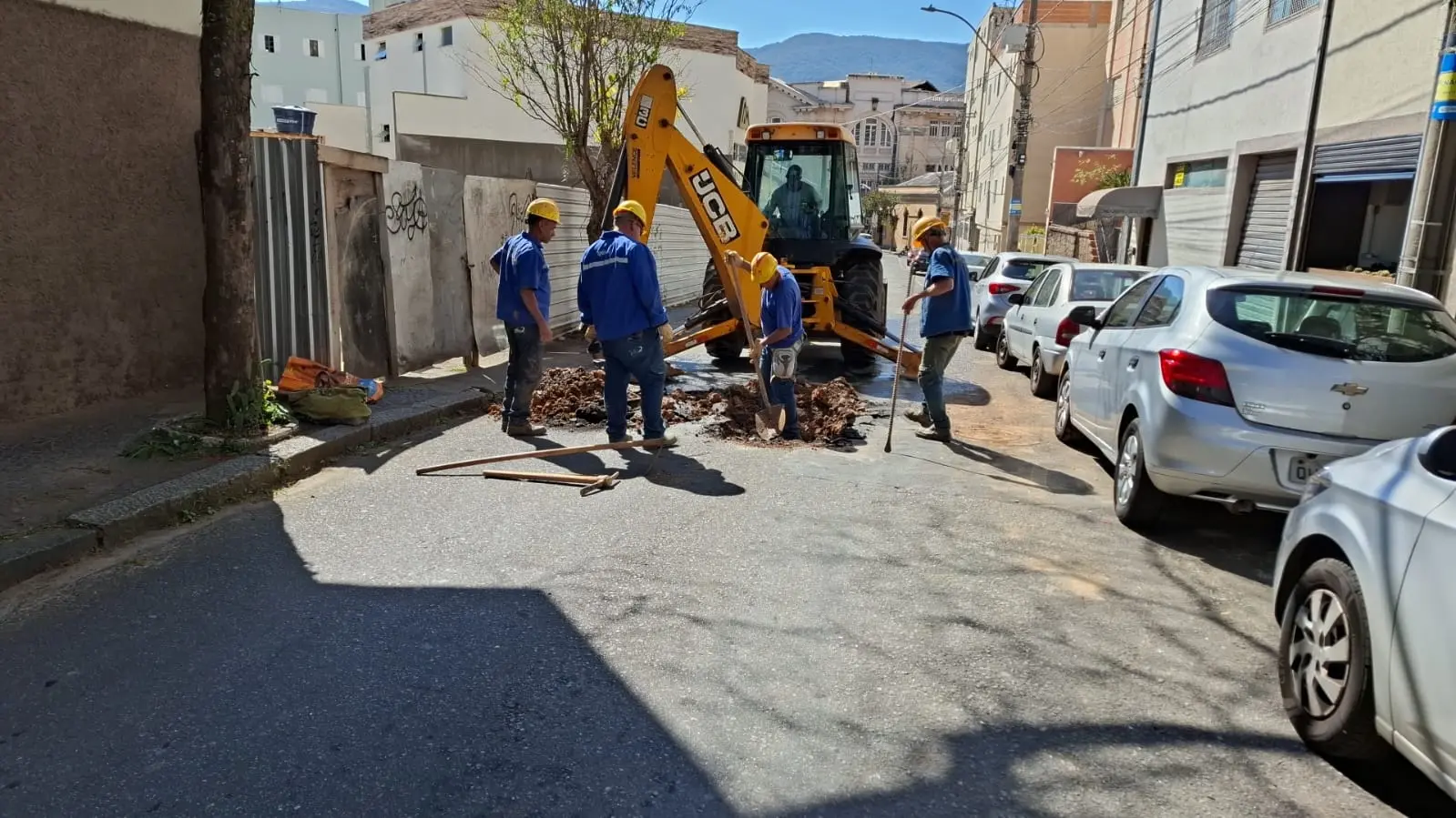 Rua Paraná interditada até 13h desta terça-feira