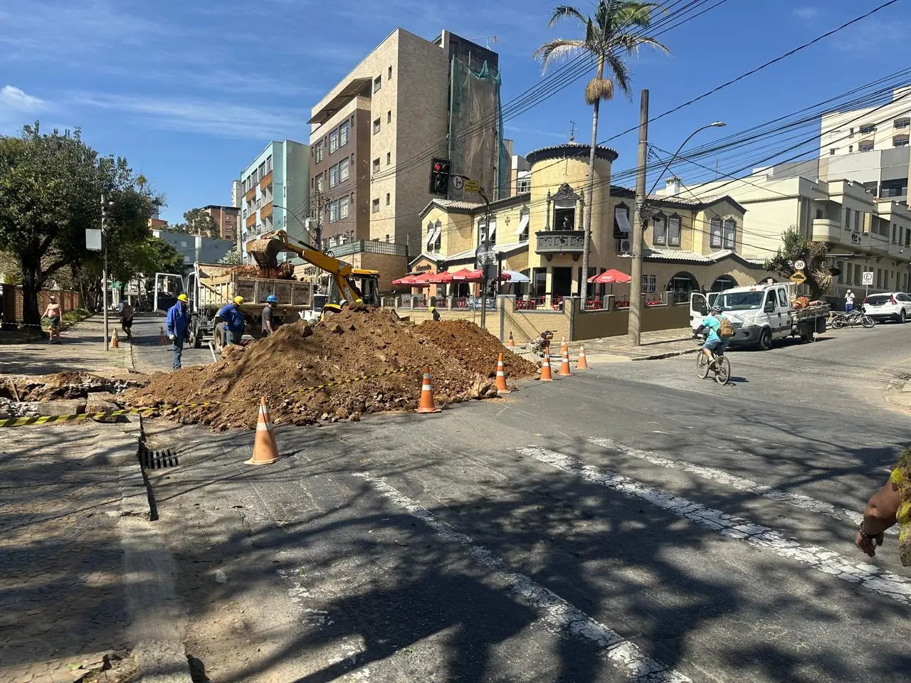 Rua Junqueiras fica interditada neste domingo para obras do DMAE
