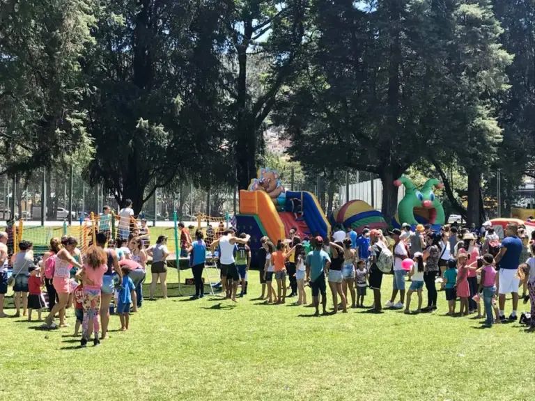 Unifal leva atividades educativas e culturais para o parque municipal