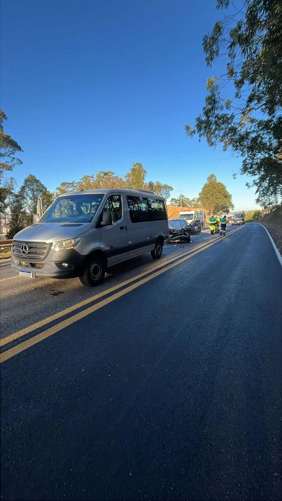 Acidente deixa dois feridos na rodovia do contorno em Poços de Caldas