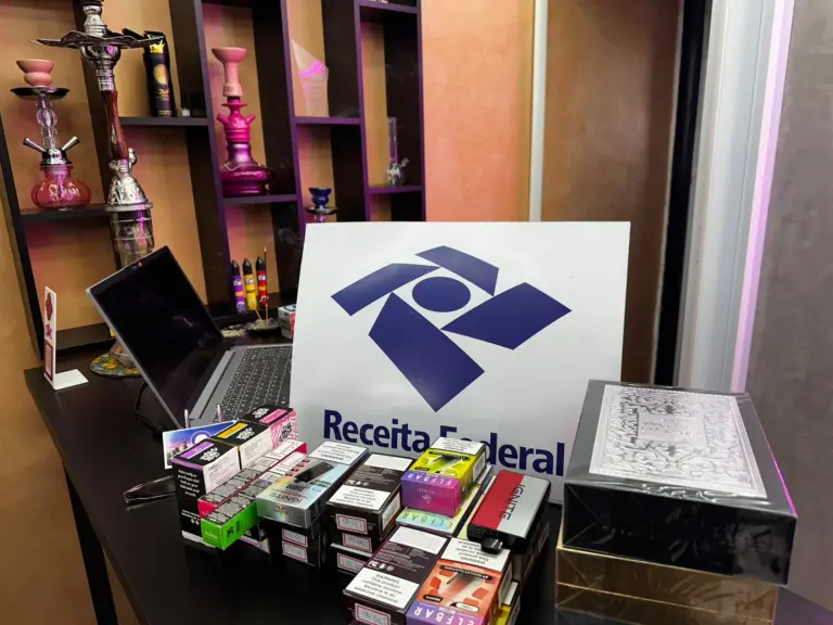 Comerciante é preso por contrabando de cigarros eletrônicos em Poços