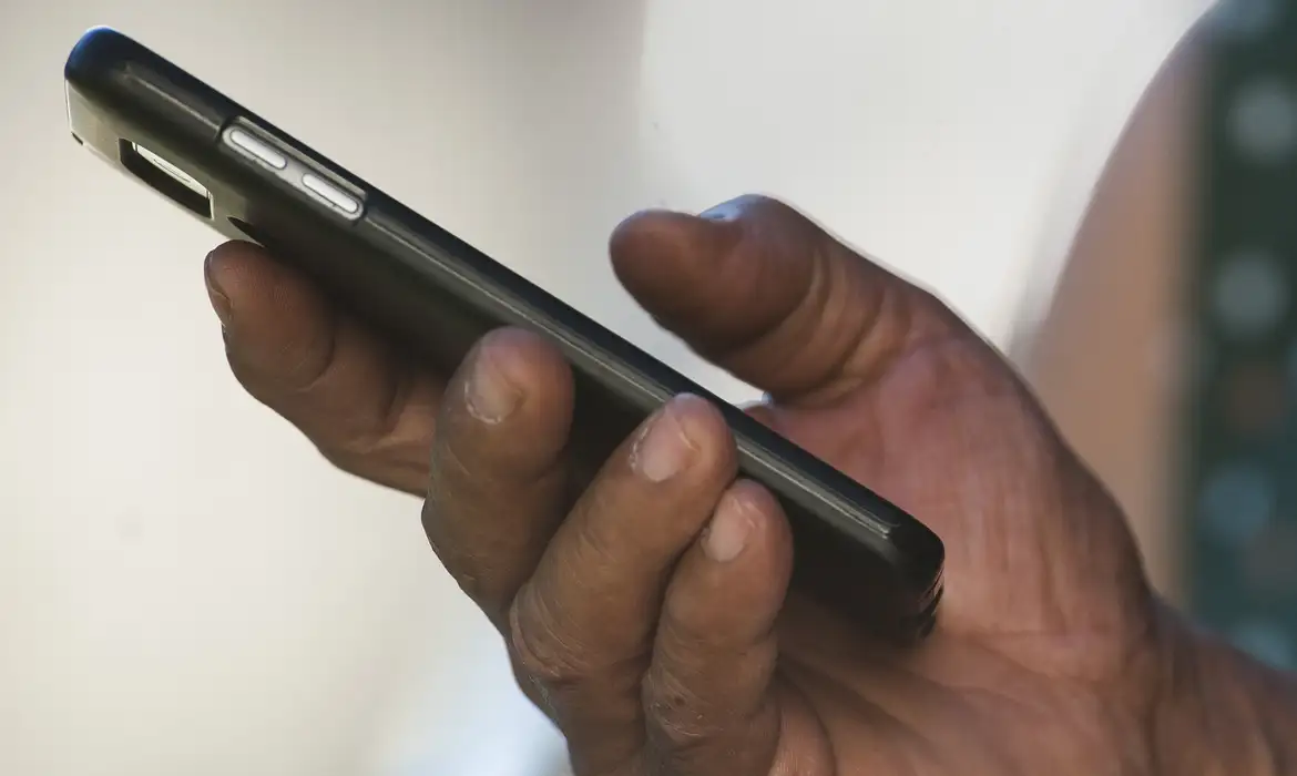 Influenciador diz como criadores de conteúdo exploram crianças