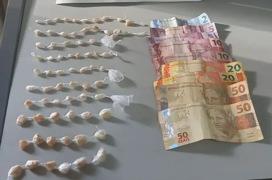 Mulher é presa com drogas em área de mata