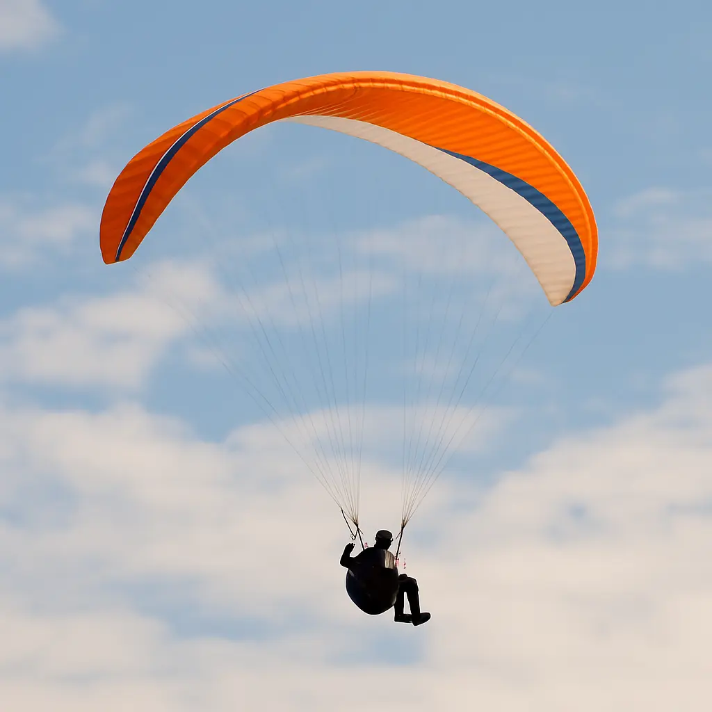 Acidente com paraglider mobiliza bombeiros e Samu 