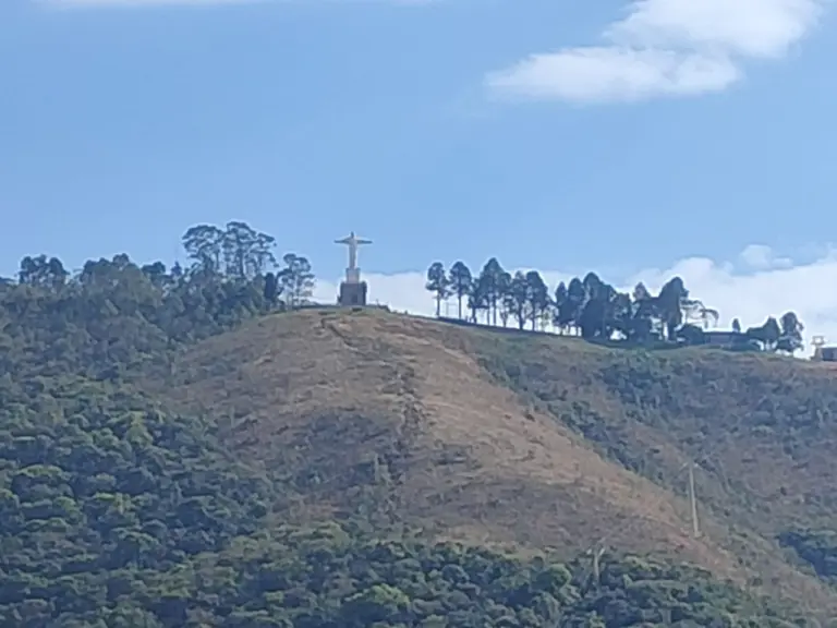 Iluminação do Cristo marca Dia Mundial de Prevenção ao Suicídio em Poços