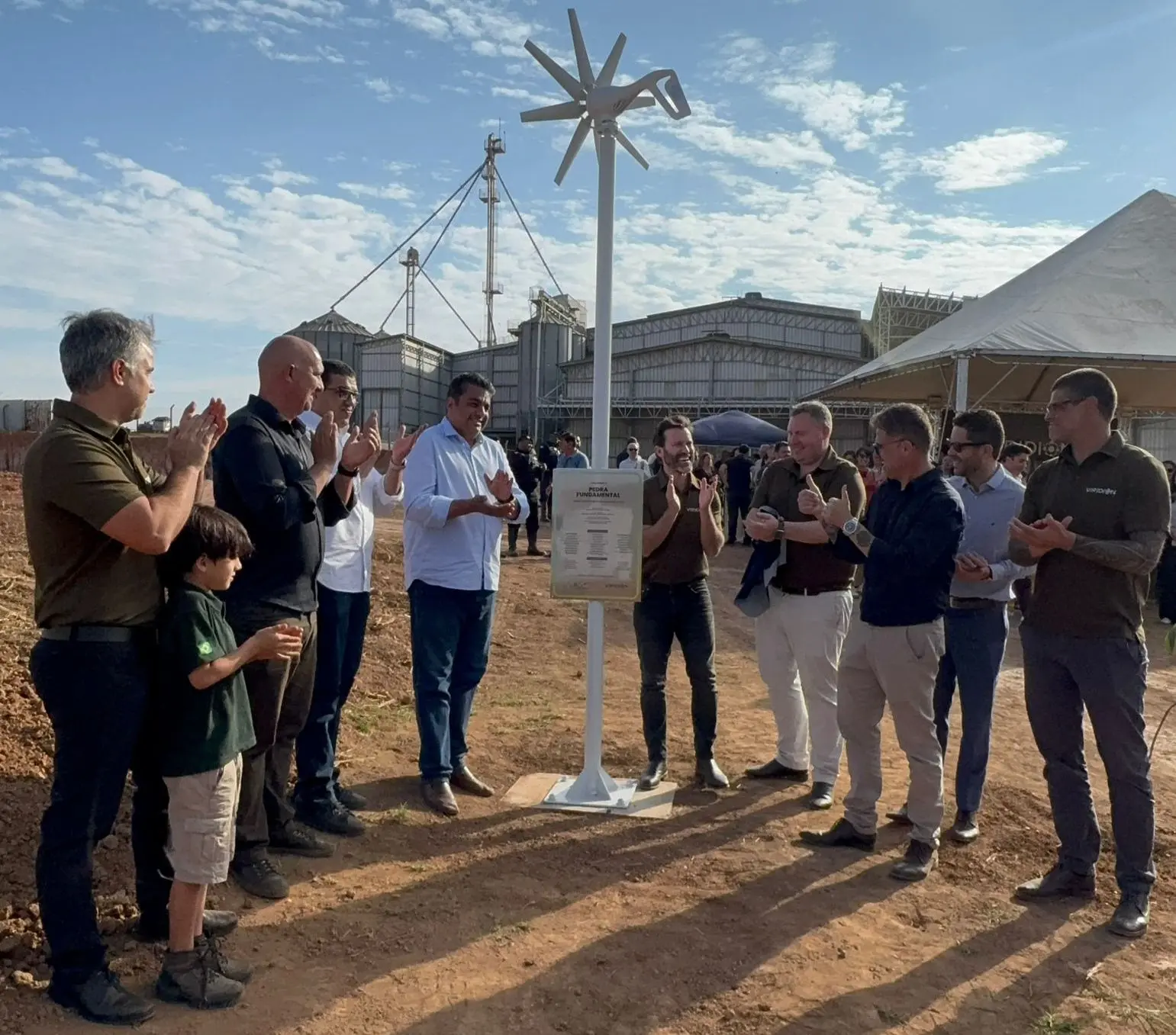 Empresa mineradora lança pedra fundamental em Poços de Caldas