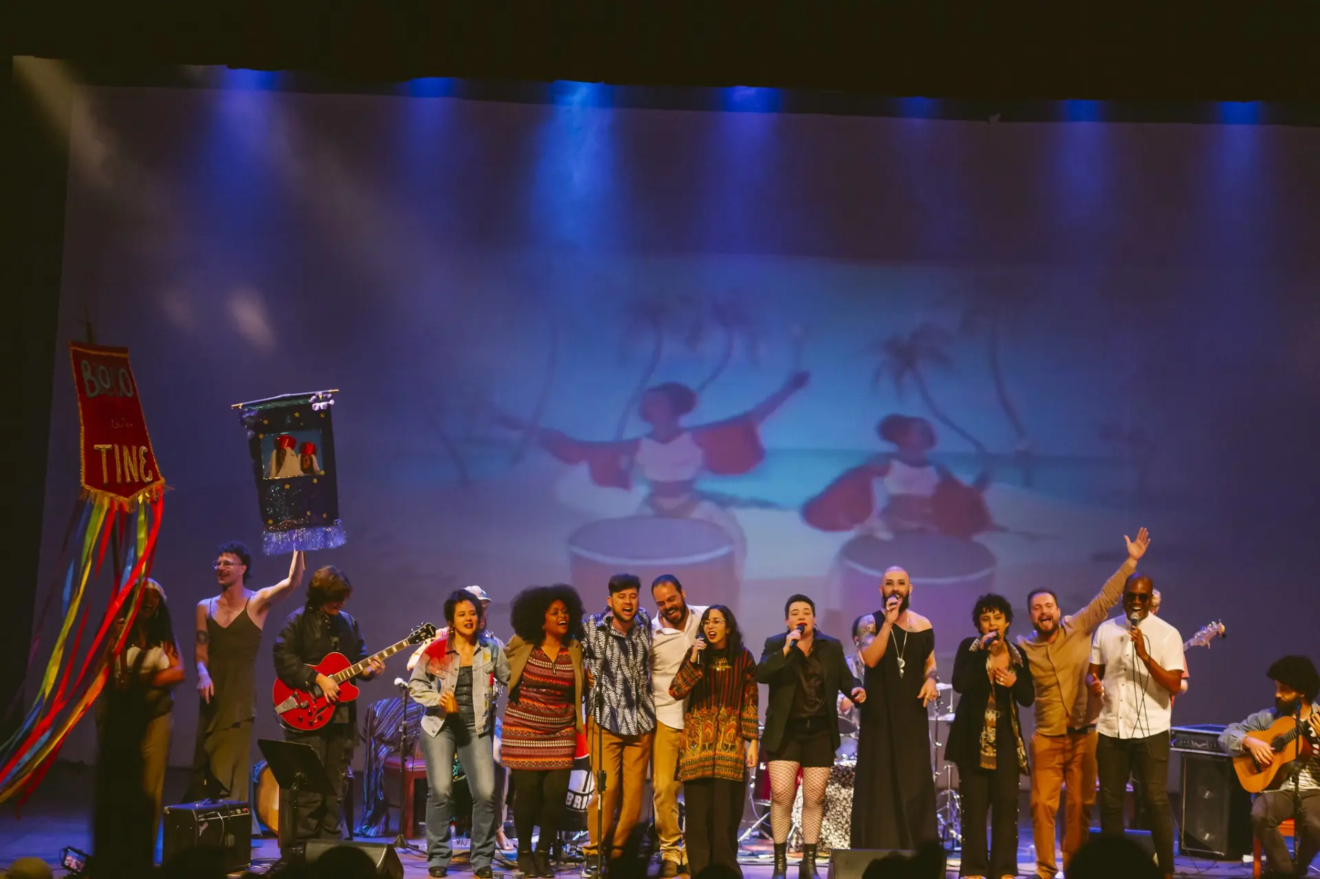 Lançamento de álbum ao vivo celebra trajetória de Tine Taga