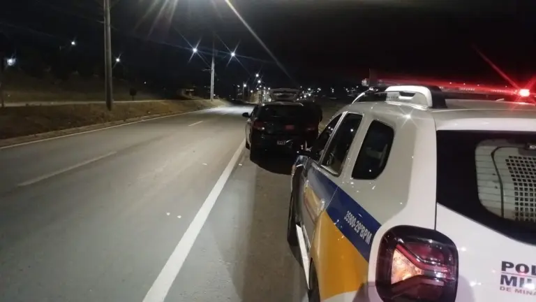 Polícia recupera carro vendido por R$ 50 e pedras de crack em Poços de Caldas