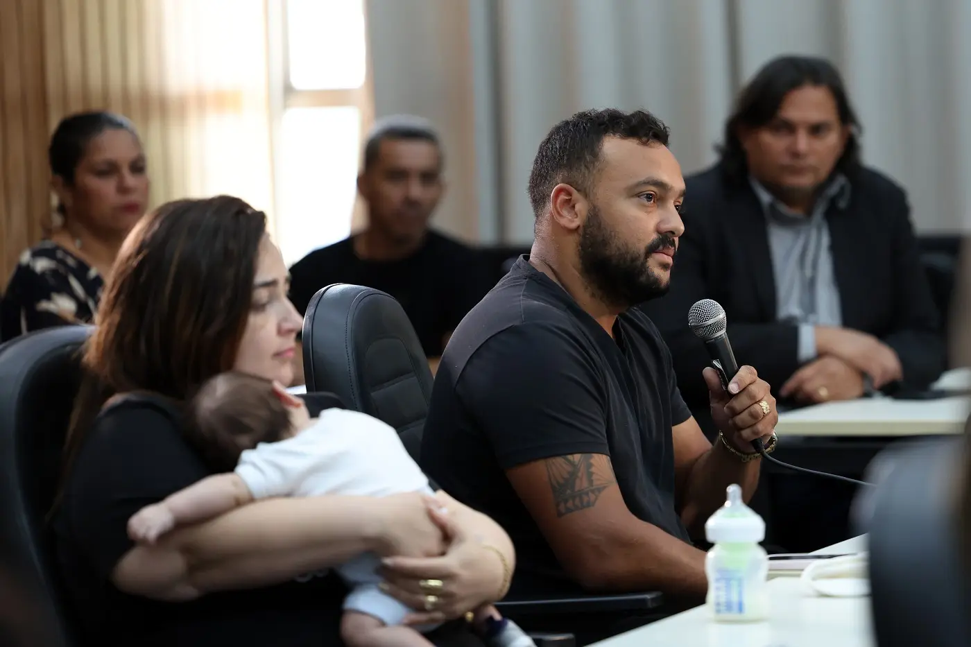 Mineiros deportados dos EUA relatam humilhação e violações de direitos