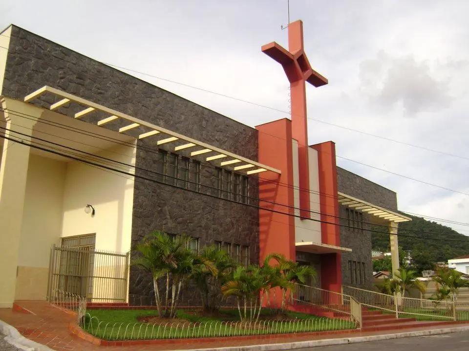 Comunidade celebra 80 anos da paróquia São Sebastião com carreata e missa