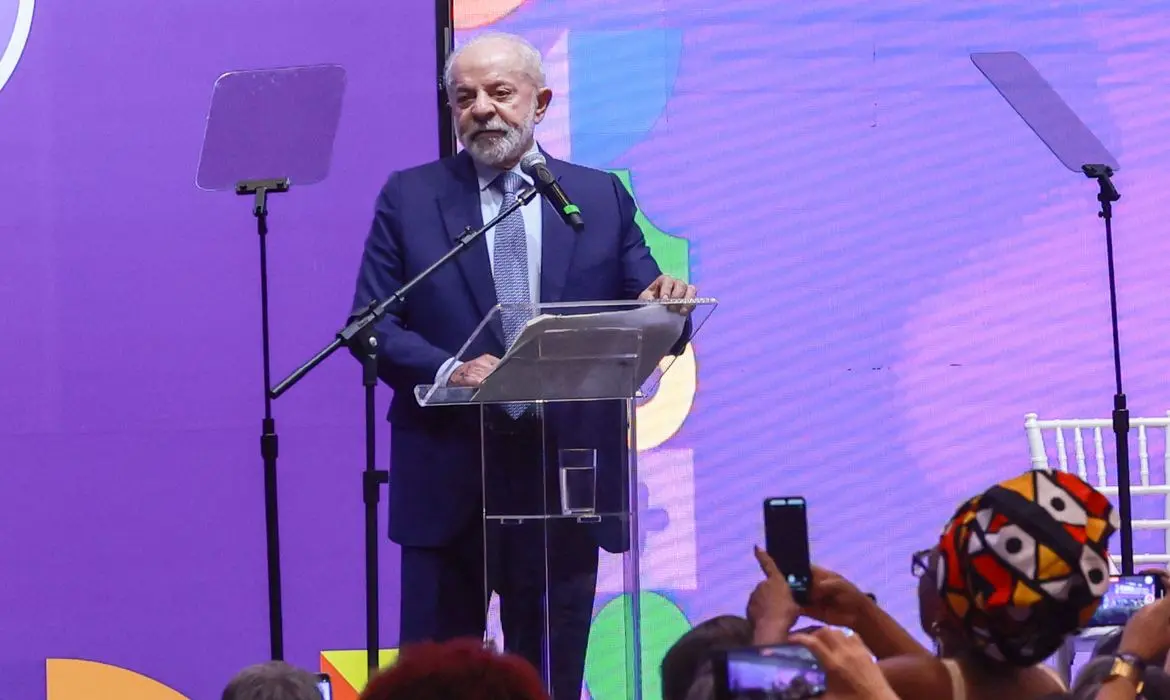 Lula sanciona ampliação da licença-maternidade por complicações pós-parto